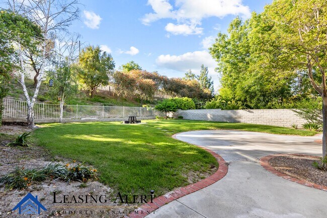 Building Photo - 25627 Shaw Pl