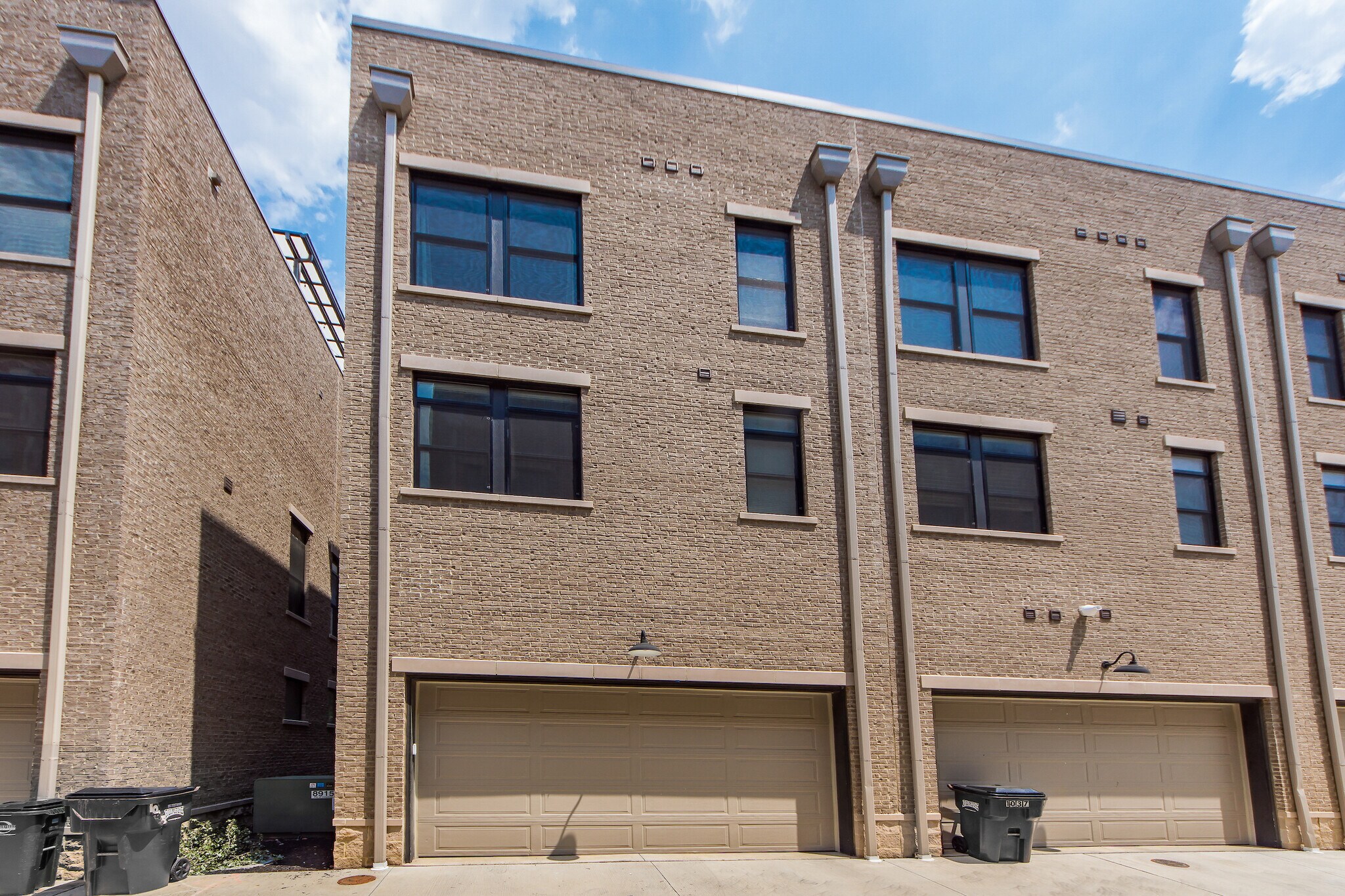 Building Photo - 1041 Harrison Park Pl