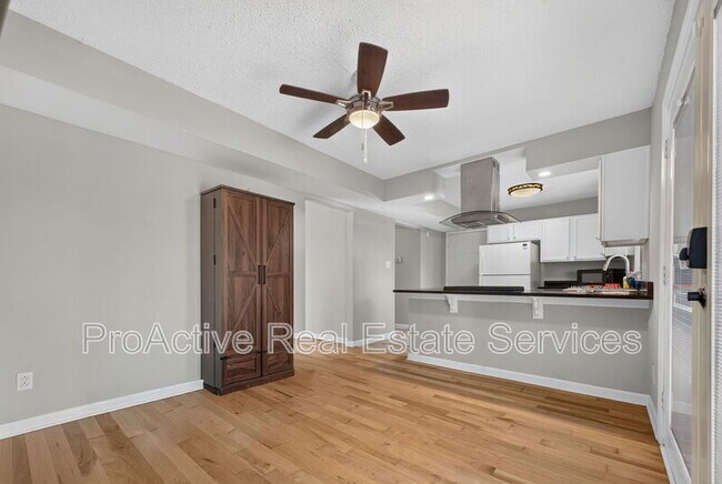 Building Photo - 1316 Llewellyn Ave