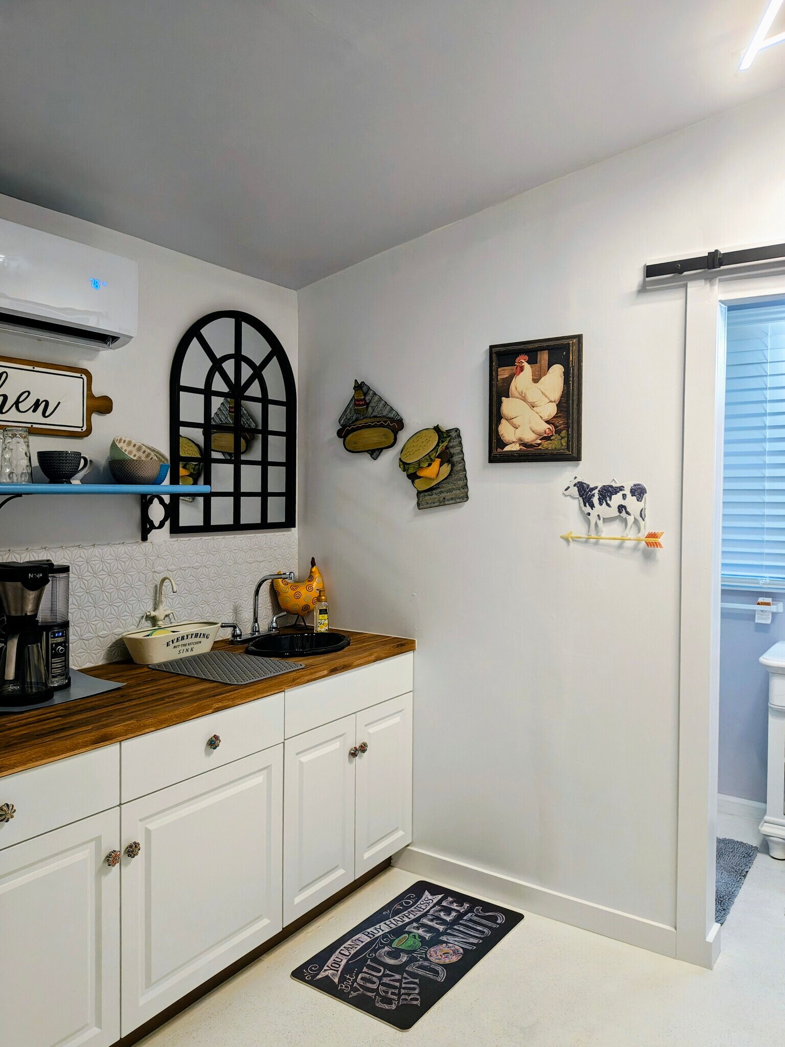 Building Photo - 448 Avenue A NE