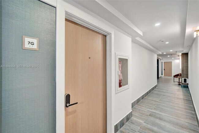 Building Photo - 209 N Fort Lauderdale Beach Blvd