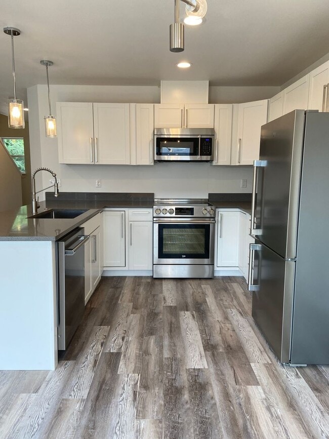 Building Photo - 2619 E 14th St