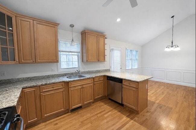 Building Photo - 22 Johns Ave