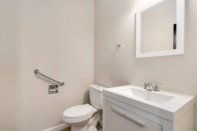 Building Photo - 2614 Canby Way