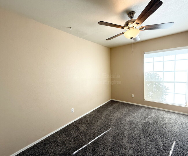 Building Photo - 509 W Ensueno Ct