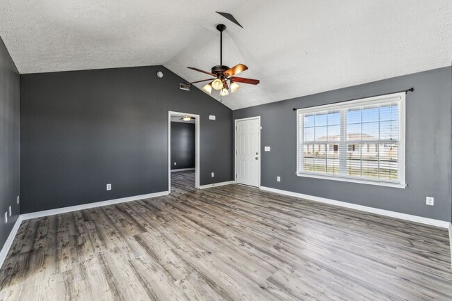 Building Photo - Upperglade Ct