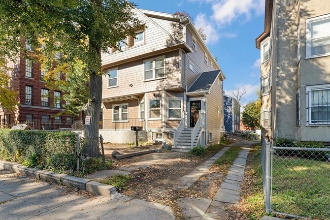 Building Photo - 27 Perrin St