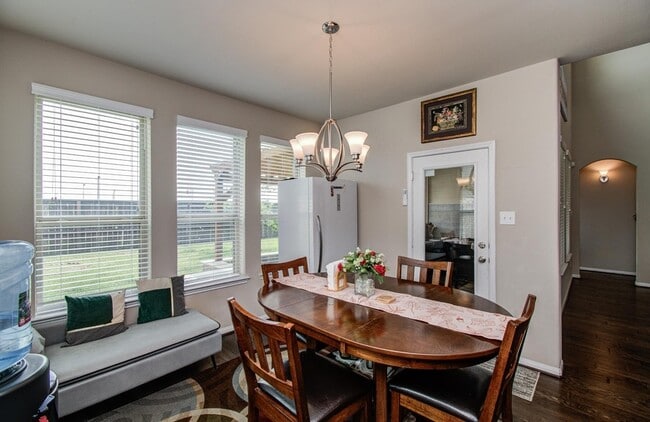 Building Photo - 7610 River Pass Dr