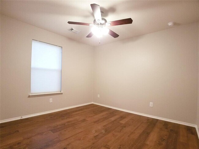 Building Photo - 8138 Forest Glen Dr
