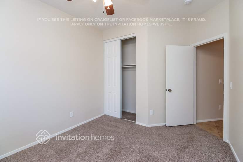 Building Photo - 2757 W San Carlos Ln