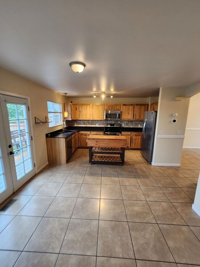 Building Photo - 4556 Gunbarrel Dr