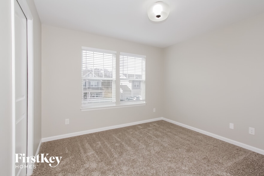 Building Photo - 10014 Snowbell Ct