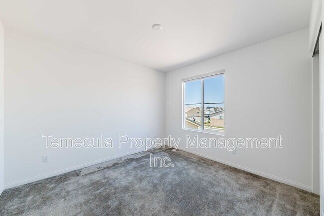 Building Photo - 1816 Tapaderos St