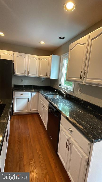 Building Photo - 8688 Wheatfield Way