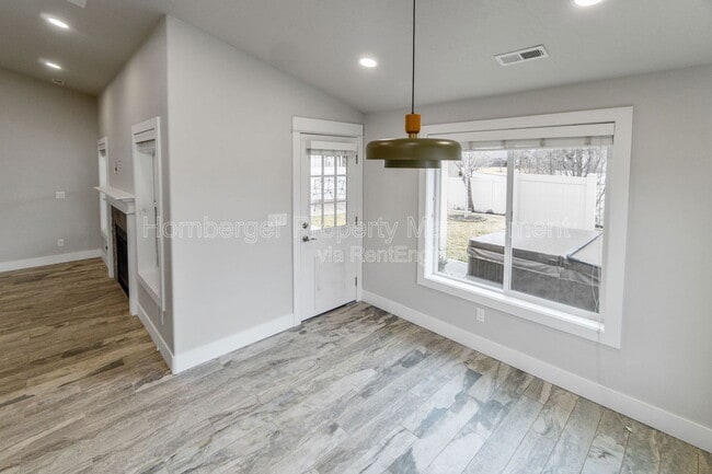 Building Photo - 6904 Jasper Dr