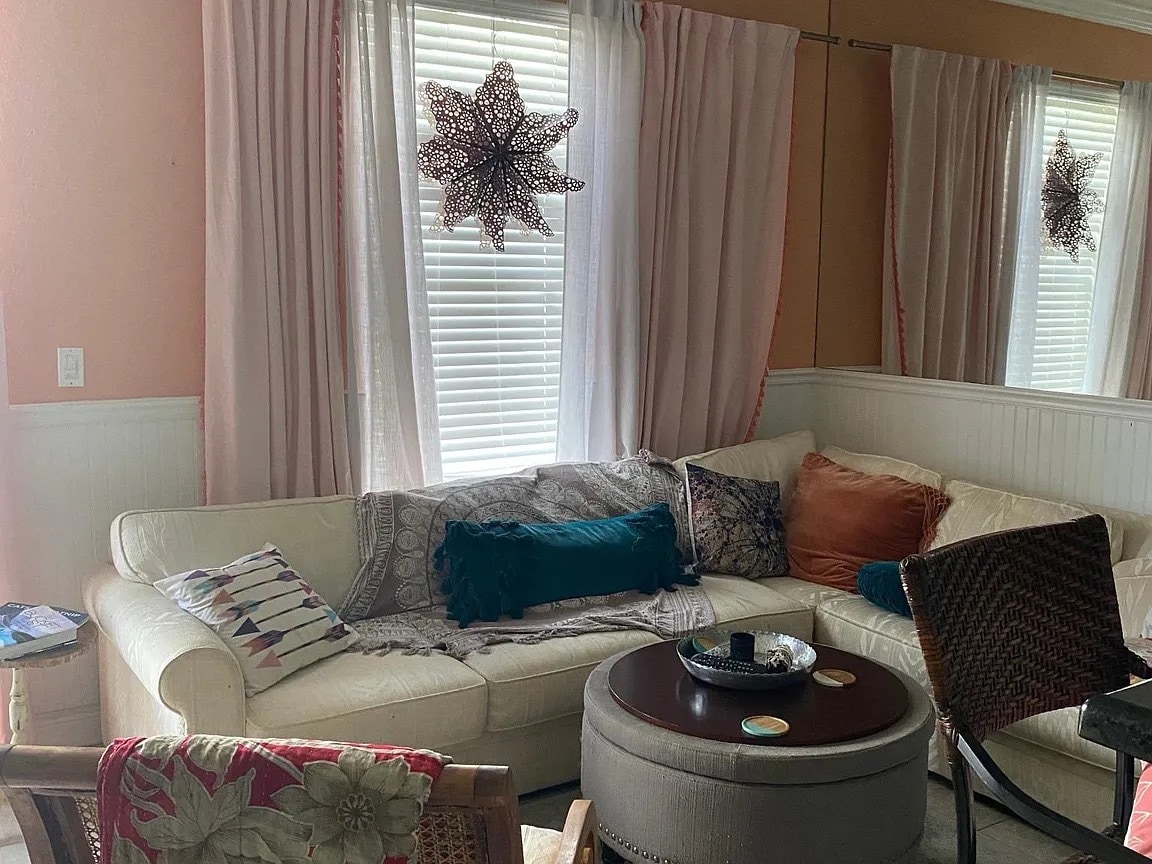 Building Photo - 1077 Cheval Dr