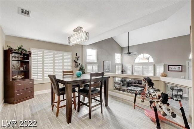 Building Photo - 7 Old Lake Cir