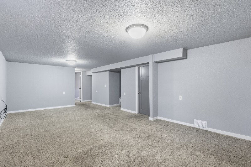 Building Photo - 2104 Prairie Ave