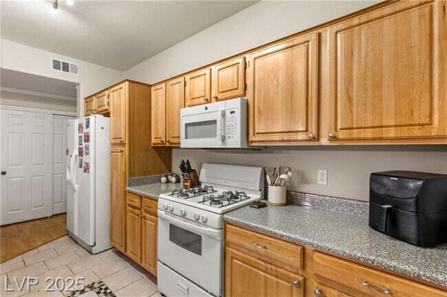 Building Photo - 5855 Valley Dr