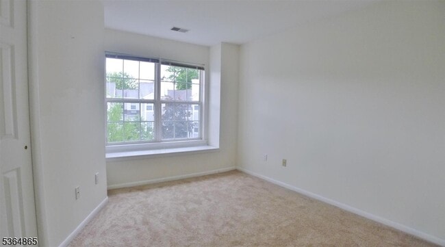 Building Photo - 1310 Grandview Ct