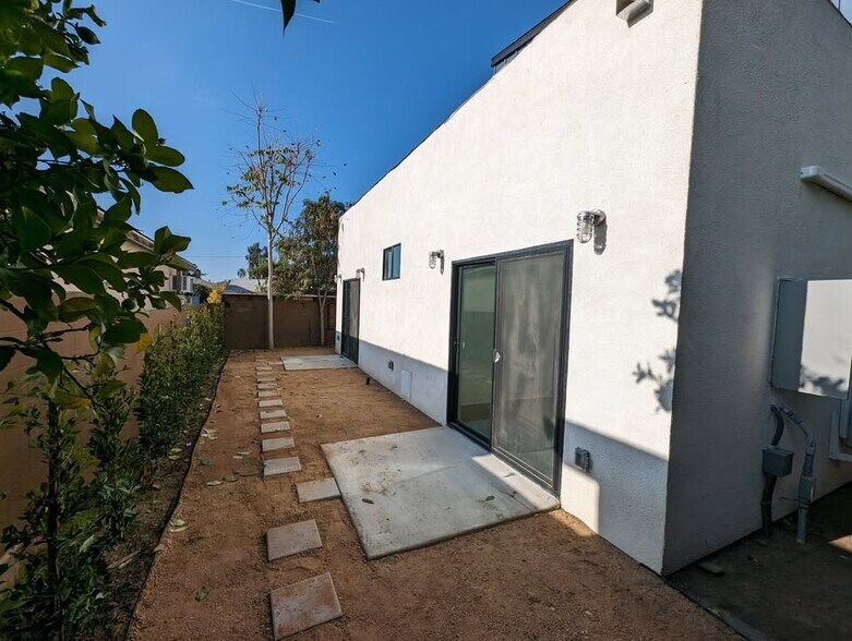 Building Photo - 720 San Pascual Ave