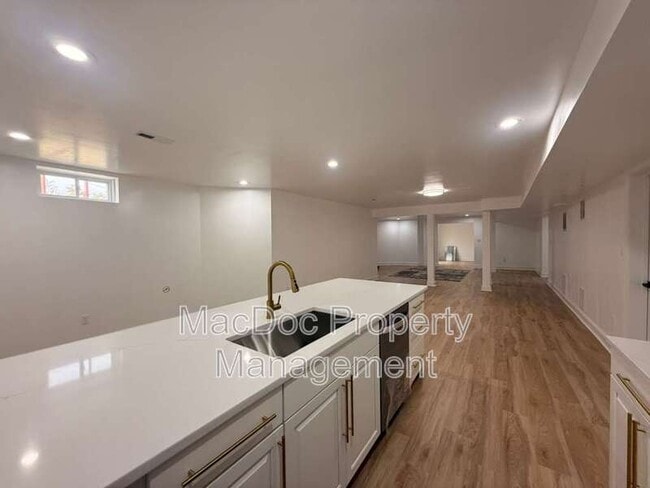 Building Photo - 10402 Laurel Ridge Way