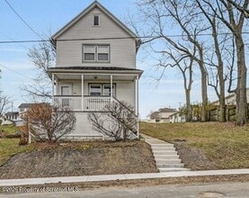 Building Photo - 2725 Cedar Ave
