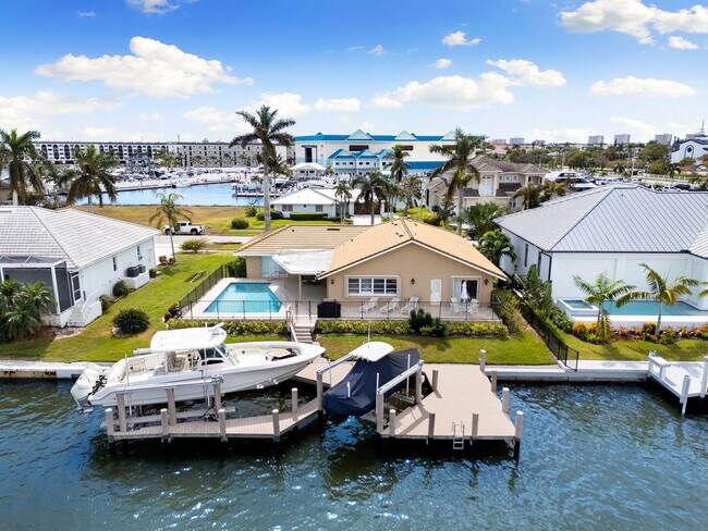 Building Photo - 874 Magnolia Ct