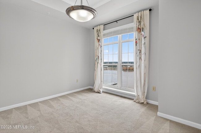 Building Photo - 400 E Bay St