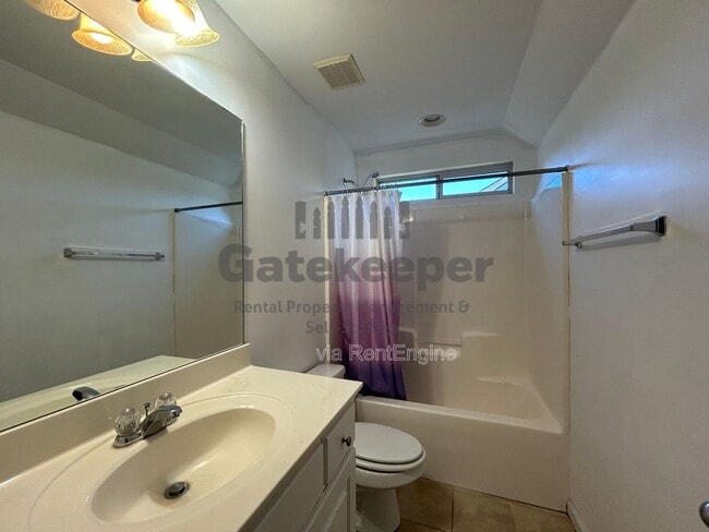 Building Photo - 214 Turnbridge Cir