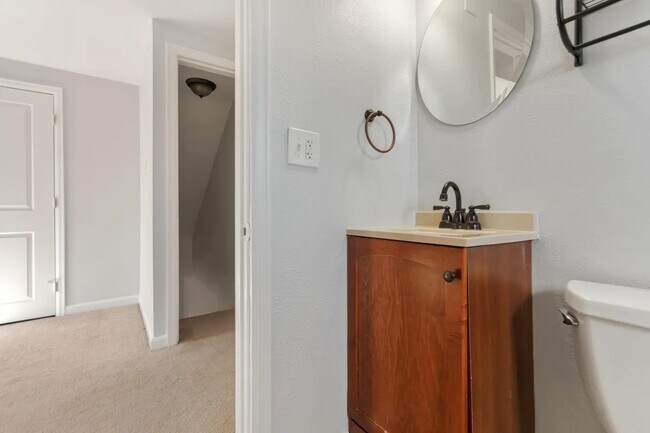 Building Photo - Beautiful home for rent near Sloan's Lake!