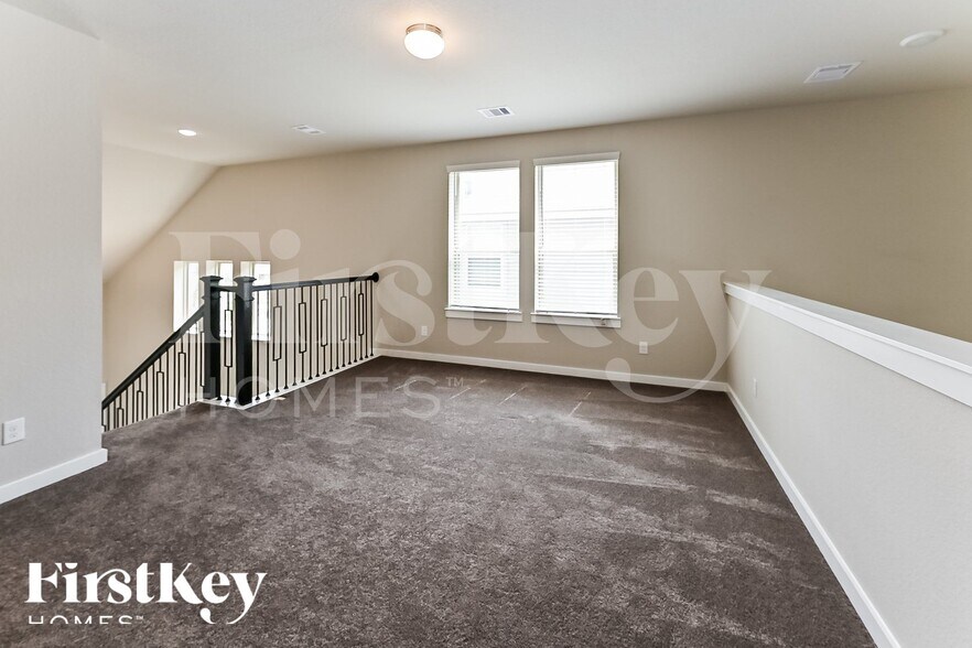 Building Photo - 12319 Summerbrook Dr