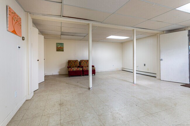 Building Photo - 288 Candlewyck Dr
