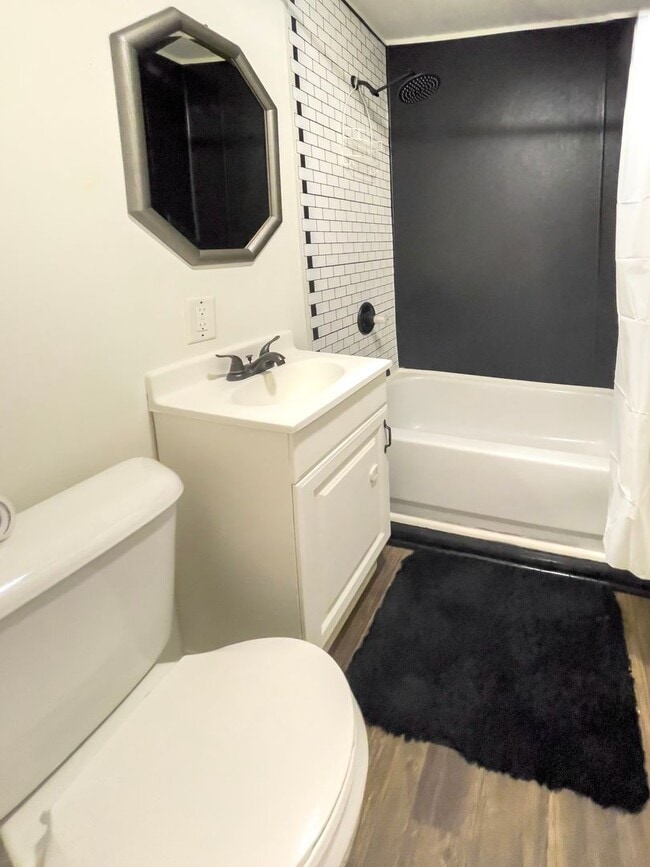 Building Photo - 2808 S Brotherton St