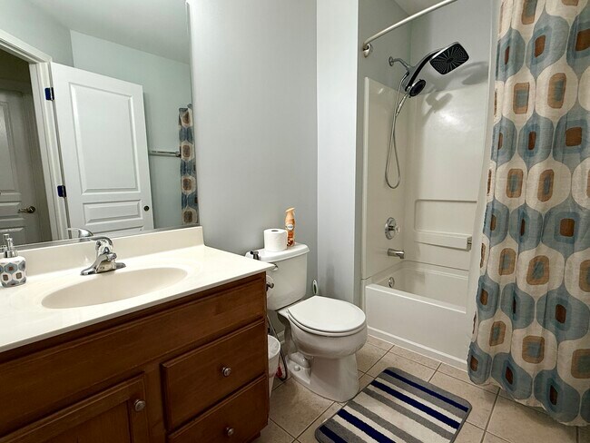 Building Photo - 2938 Peachtree Cir