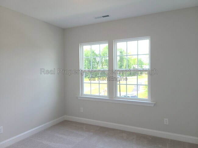 Building Photo - 704 Wrights Creek Way