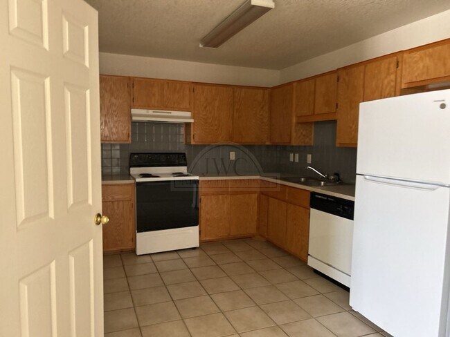 Building Photo - 2807 Edgefield St