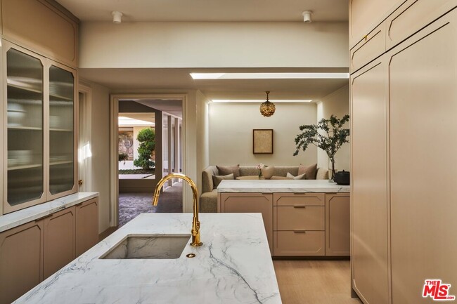 Building Photo - 1865 Loma Vista Dr