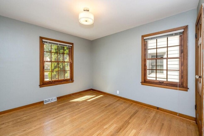 Building Photo - 4750 N Elkhart Ave