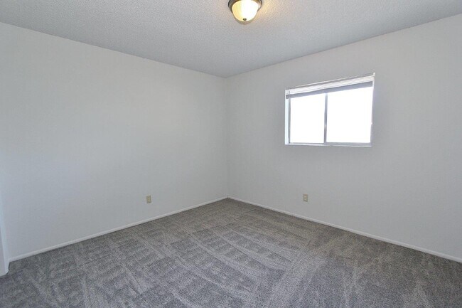 Building Photo - 1505 E Beech St