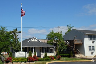 Building Photo - Shore Landing