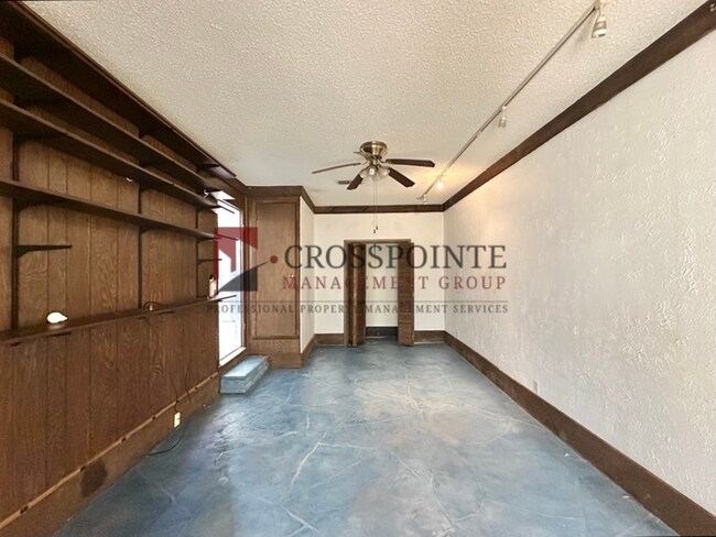 Building Photo - Available! 3/1.5 Single-Family Home in Tyler!