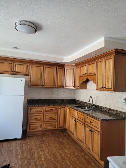 Kitchen - 50 Southworth St