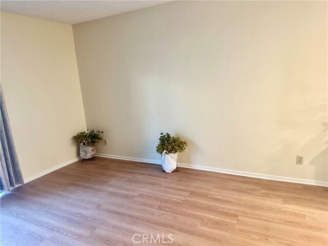 Building Photo - 1008 Las Lomas Dr