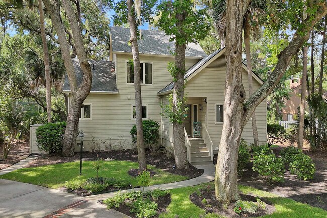 Building Photo - 8 Heath Dr