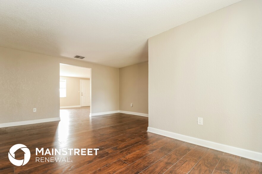 Building Photo - 4929 Amherst Ct