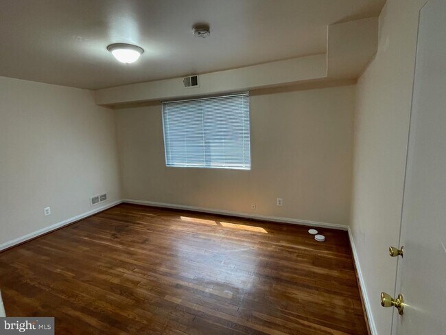 Building Photo - 500 17th St NE