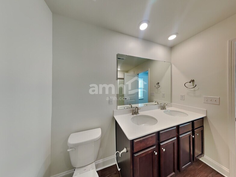 Building Photo - 11017 Hazel Gdns Dr