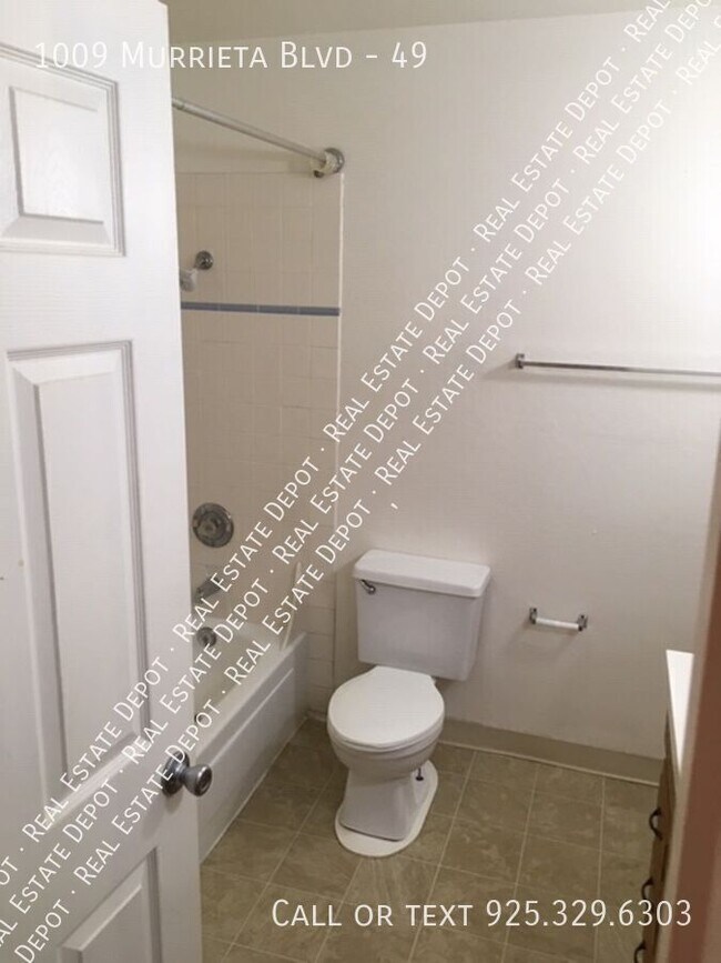 Building Photo - 1009 Murrieta Blvd