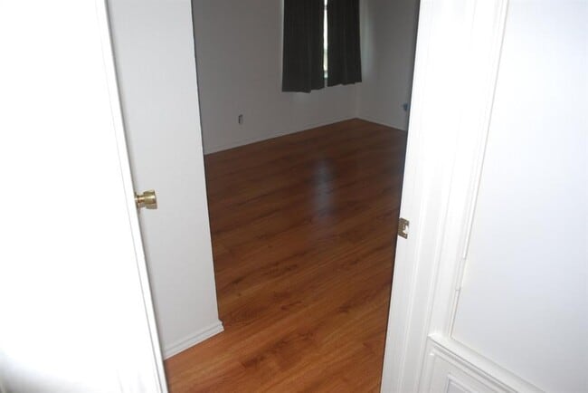 Building Photo - 161 Beech Dr